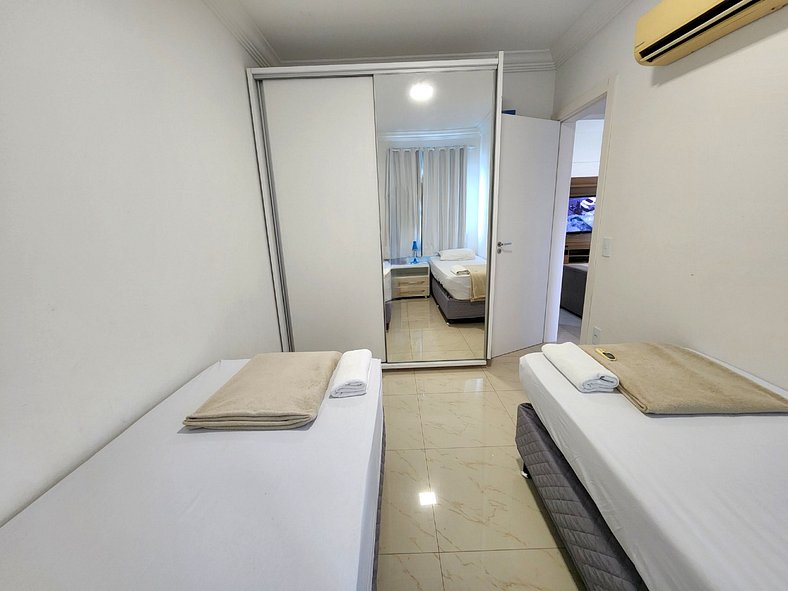 106E- Apartamento em Bombas com piscina