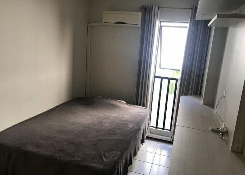 204- Apartamento quadra mar Meia Praia