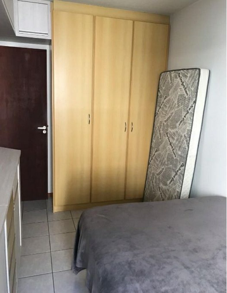 204- Apartamento quadra mar Meia Praia