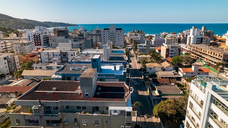 304- Amplo apartamento na praia de Bombas