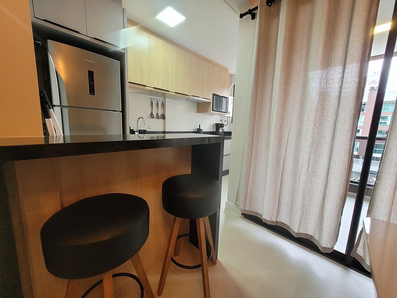 Apartamento aconchegante com piscina 120 mt do mar