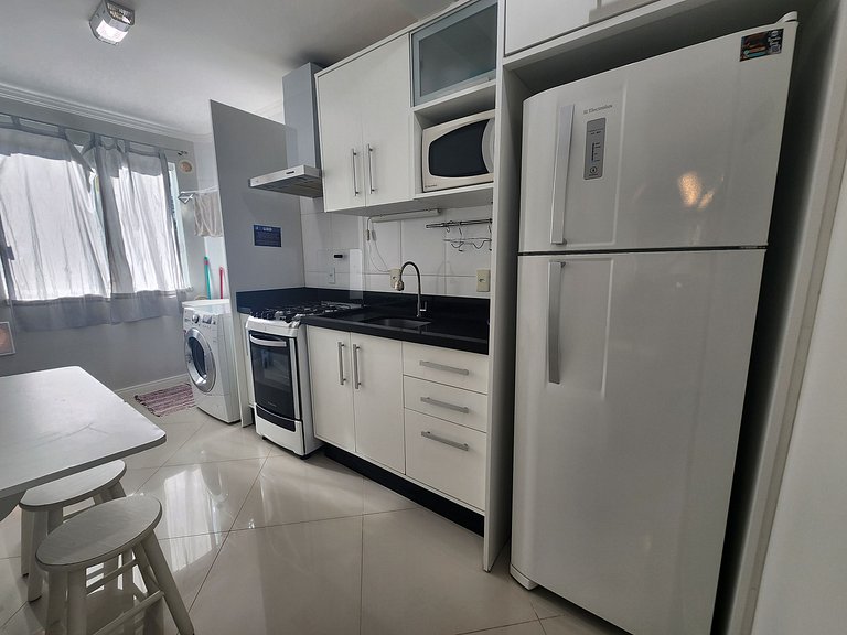 Apartamento de 2 dormitórios no centro de Bombinhas