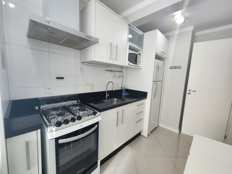 Apartamento em Bombinhas 150 mts do mar- 203AV