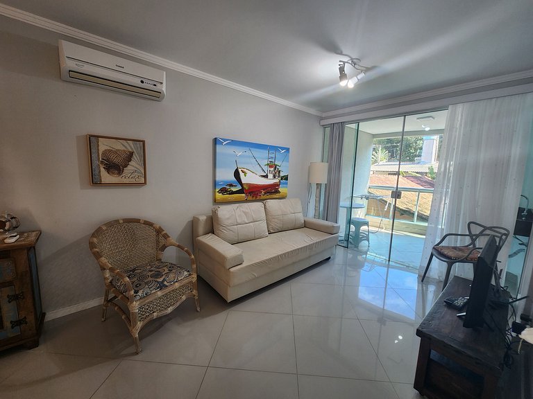 Apartamento em Bombinhas 150 mts do mar- 203AV