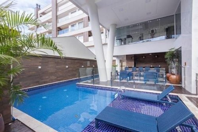 Duplex com piscina vista ao mar!