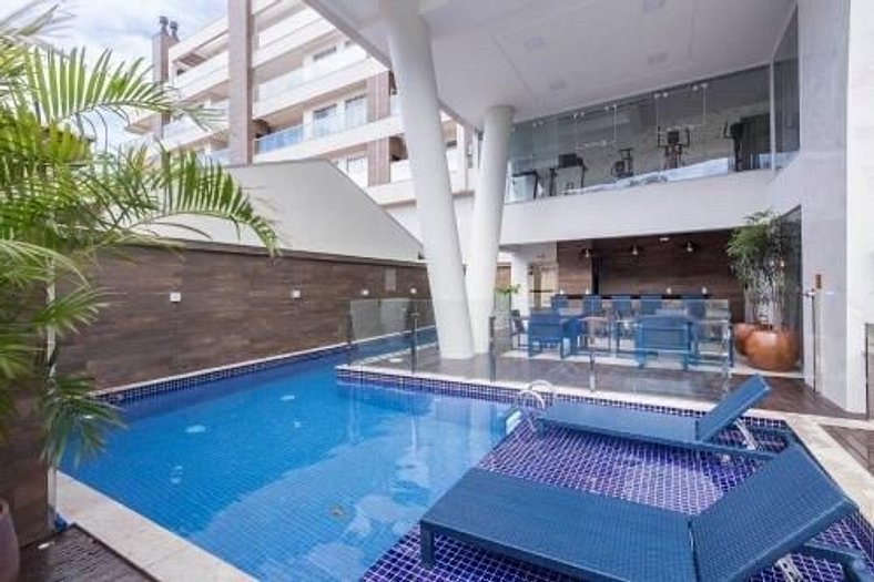 Duplex com piscina vista ao mar!