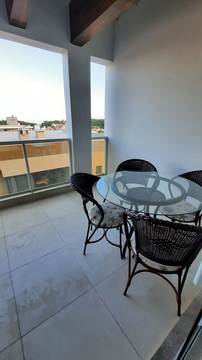 Duplex com piscina vista ao mar!